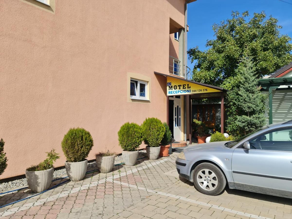 Holiday Ferizaj Exterior photo
